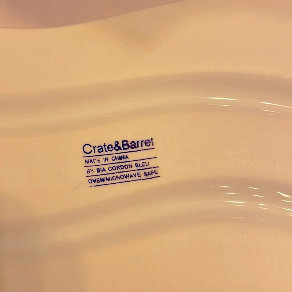 Crate & Barrel White Porcelain Swirl Square Appetizer Candy Dish 7